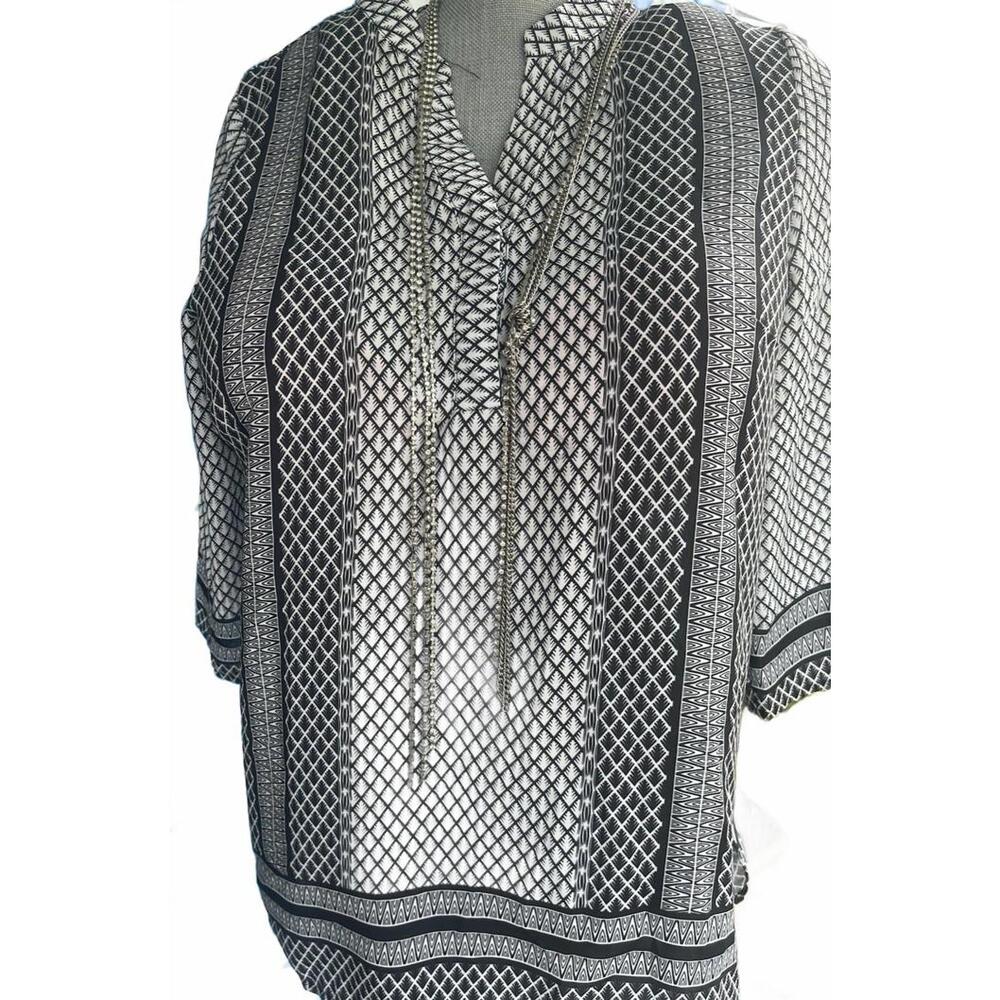 Norm Thompson Womens Size L Black White Print Blouse 3/4 Sleeves Polyester